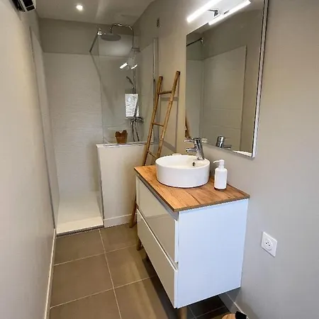 Apartment Agreable Maison De Village Avec Garage & Terrasse *