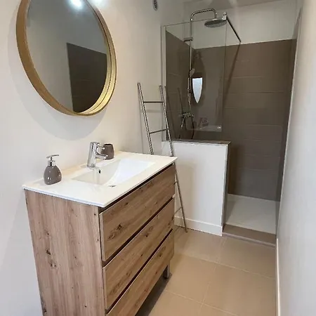 Apartment Agreable Maison De Village Avec Garage & Terrasse Lespignan