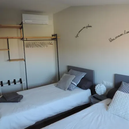 Agreable Maison De Village Avec Garage & Terrasse Apartment